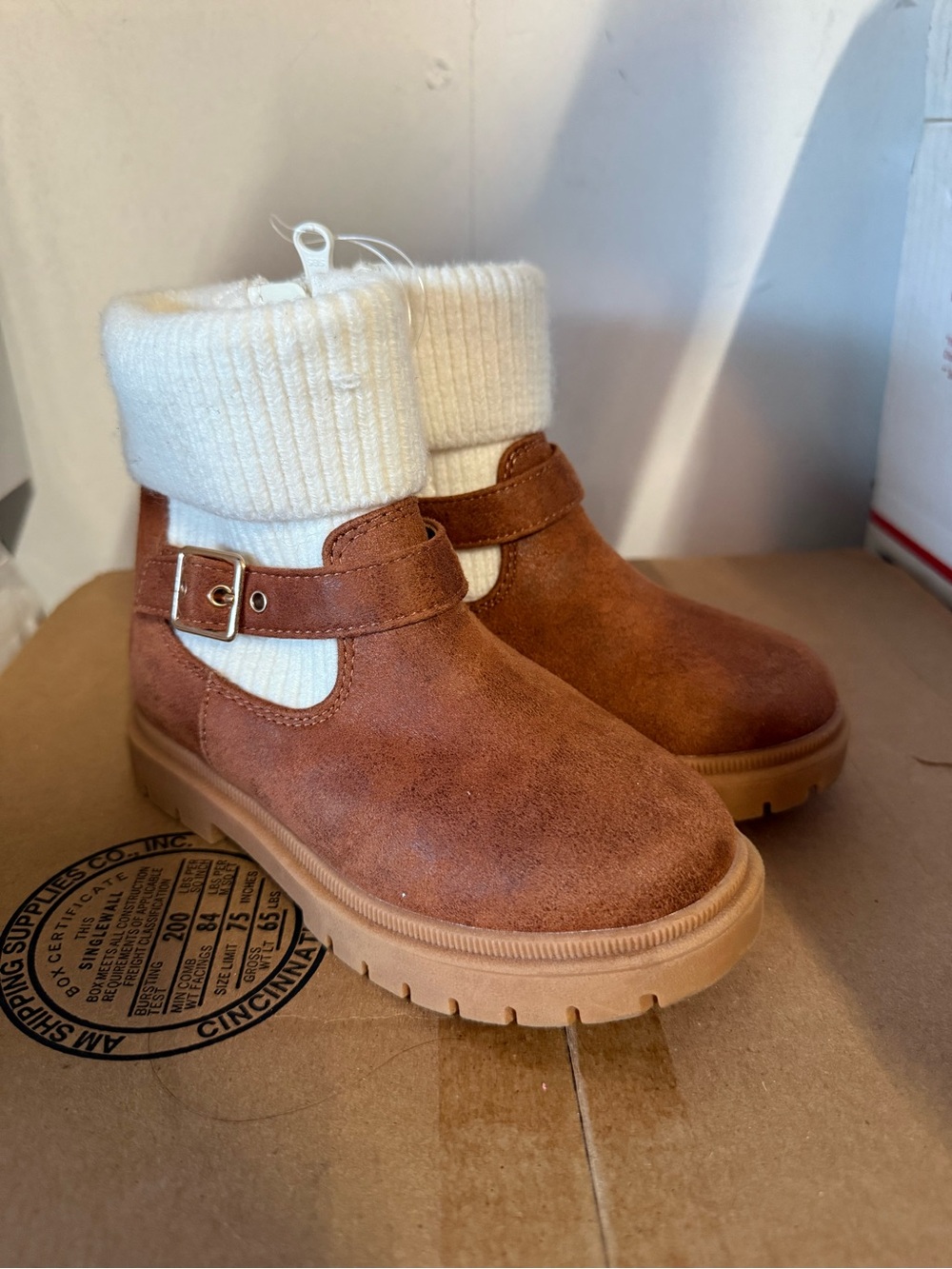 Cat & Jack Trista Cognac Zippered Lug Sole Ankle Boots Size 10 Brown/White